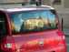  reflets de la ville dans fiat Multipla